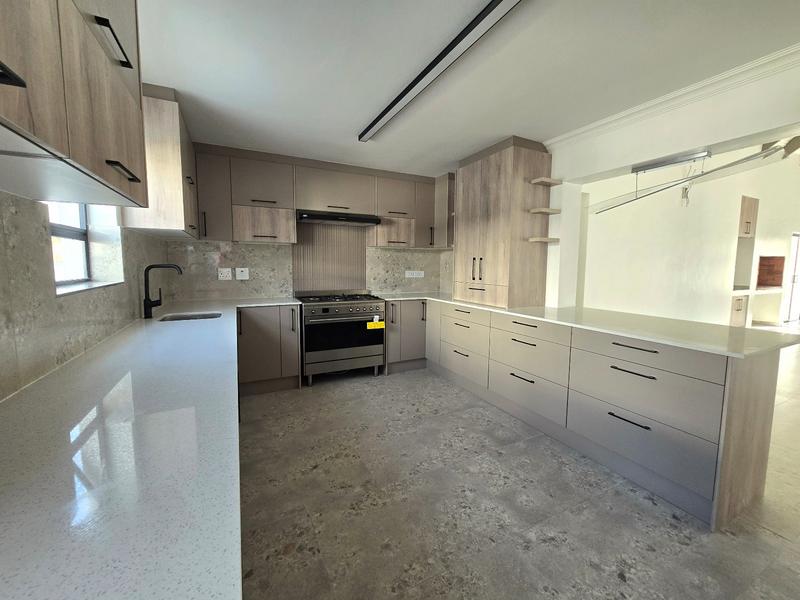 3 Bedroom Property for Sale in Britannia Bay Western Cape